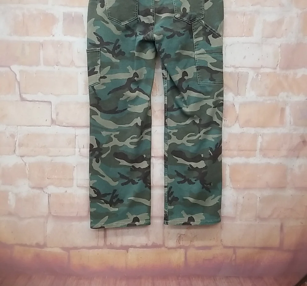 NWT Flamingals Women's size XL Camo Cargo Pants - Green Camouflage - Picture 5 of 8